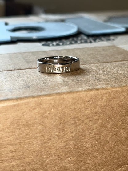 BLOND SILVER ENGRAVED RING